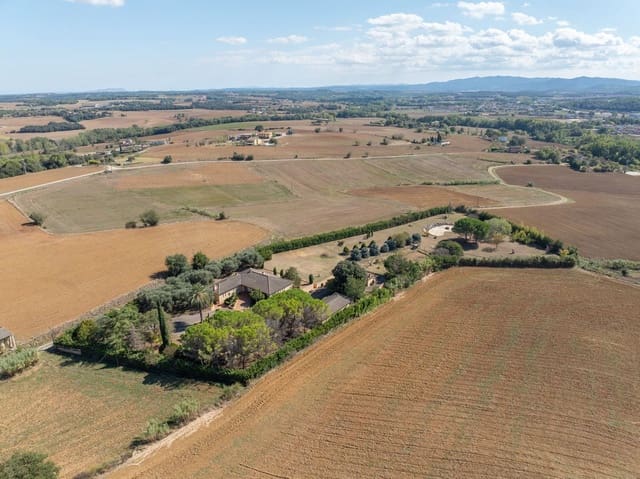 5 chambre Finca/Maison de Campagne à vendre à Cornellà del Terri avec garage - 1 495 000 € (Ref: 9981286)