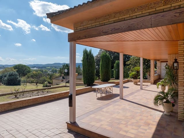 5 chambre Finca/Maison de Campagne à vendre à Cornellà del Terri avec garage - 1 495 000 € (Ref: 9981286)
