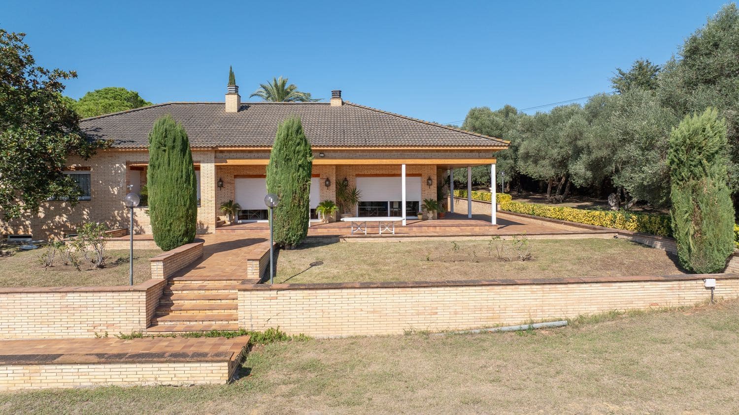 5 bedroom Finca/Country House for sale in Cornella del Terri with garage - € 1,495,000 (Ref: 9981286)