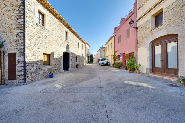 4 soveværelse Finca/Landehus til salg i Regencós med garage - € 695.000 (Ref: 9981287)