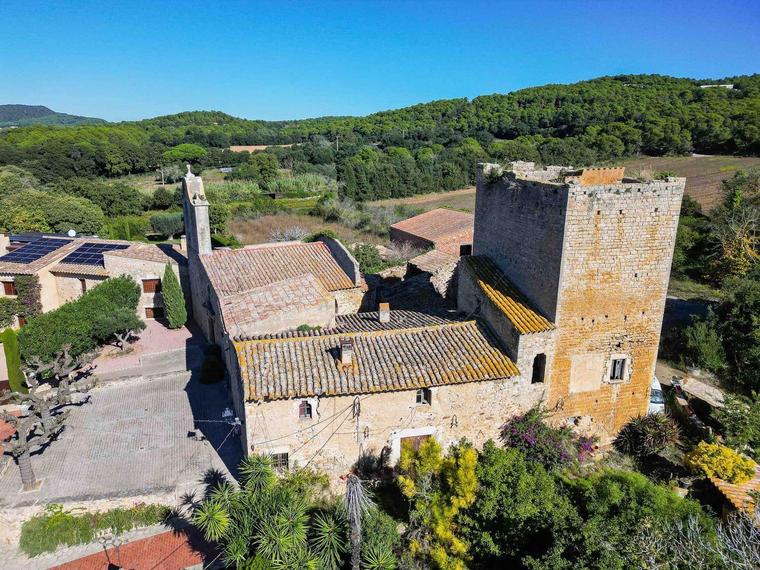 20 slaapkamer Finca/Landhuis te koop in La Bisbal d'Emporda met garage - € 2.950.000 (Ref: 9981289)
