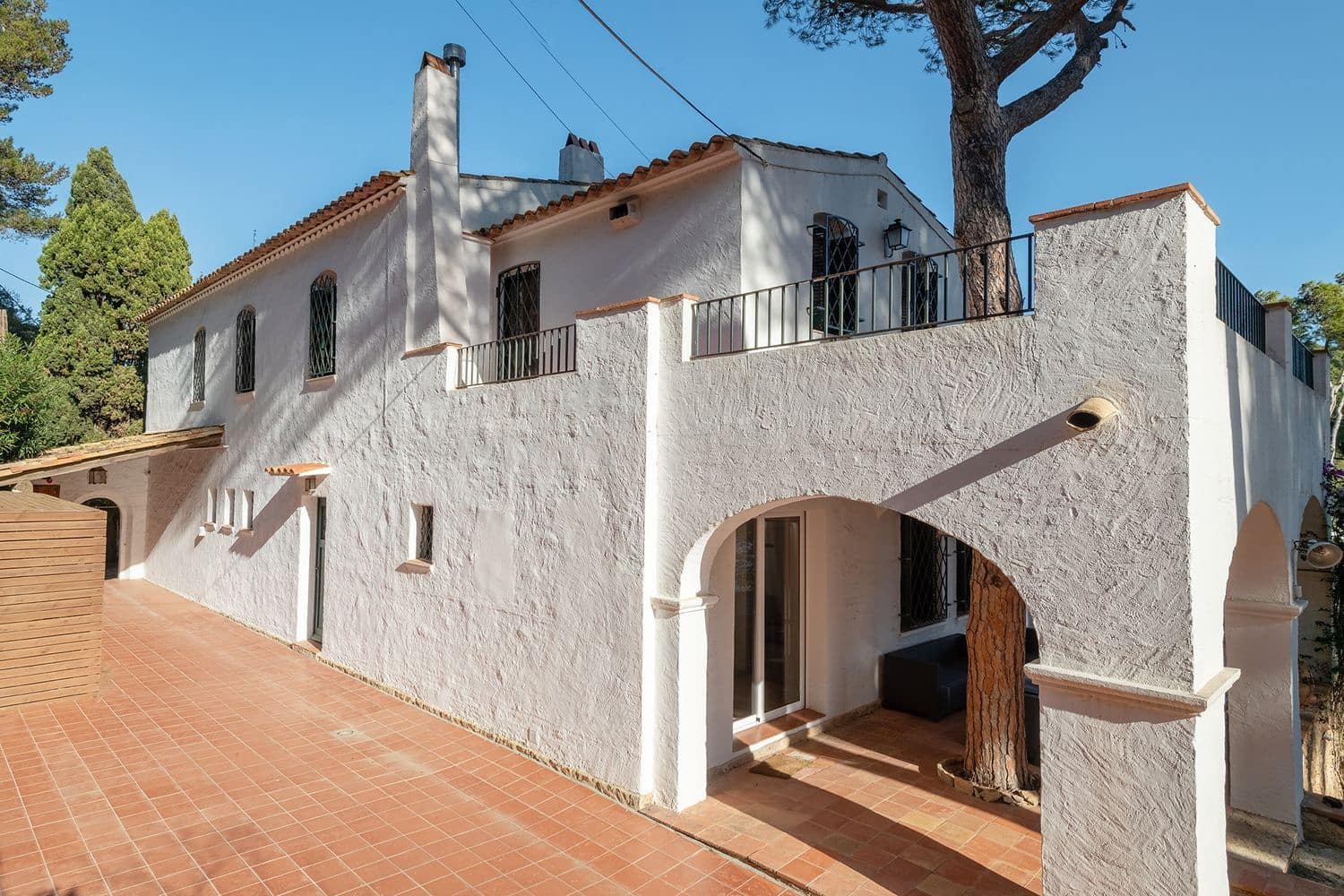 8 soverom Villa til salgs i Tamariu med svømmebasseng garasje - € 9 500 000 (Ref: 9981290)