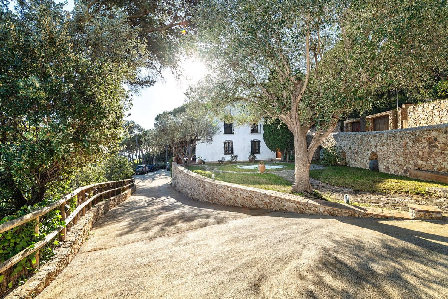 8 soverom Villa til salgs i Tamariu med svømmebasseng garasje - € 9 500 000 (Ref: 9981290)