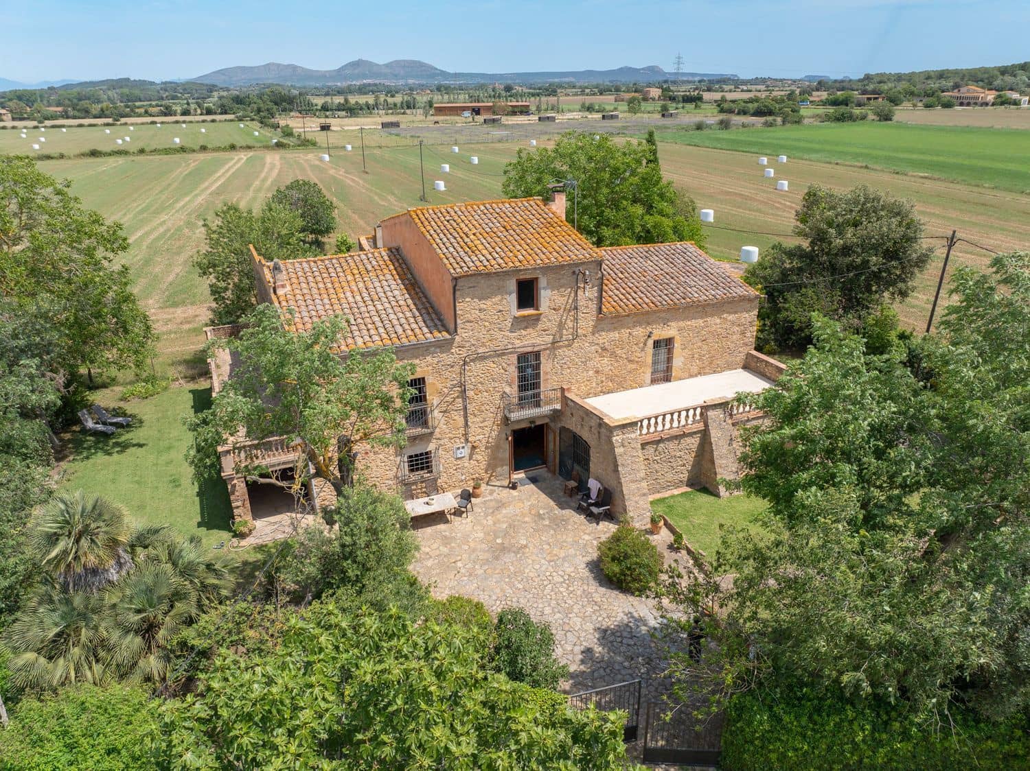 5 chambre Finca/Maison de Campagne à vendre à Peratallada avec garage - 2 200 000 € (Ref: 9981291)