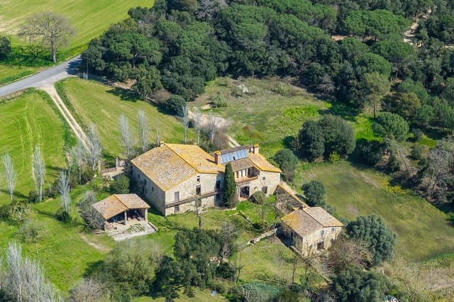 12 soverom Finca/Herregård til salgs i Santa Cristina d'Aro med svømmebasseng garasje - € 3 350 000 (Ref: 9981294)