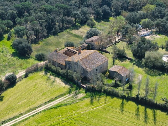 12 soverom Finca/Herregård til salgs i Santa Cristina d'Aro med svømmebasseng garasje - € 3 350 000 (Ref: 9981294)