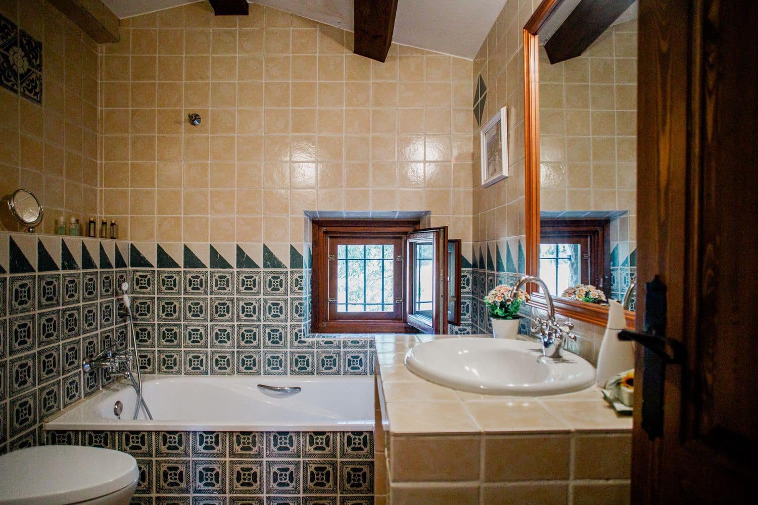 3 chambre Finca/Maison de Campagne à vendre à Llado avec piscine garage - 900 000 € (Ref: 9981295)
