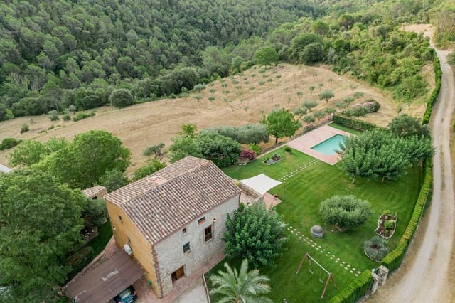 3 chambre Finca/Maison de Campagne à vendre à Lladó avec piscine garage - 900 000 € (Ref: 9981295)