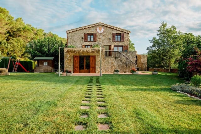 3 chambre Finca/Maison de Campagne à vendre à Lladó avec piscine garage - 900 000 € (Ref: 9981295)