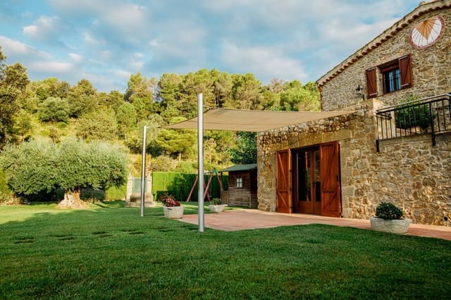 3 chambre Finca/Maison de Campagne à vendre à Lladó avec piscine garage - 900 000 € (Ref: 9981295)