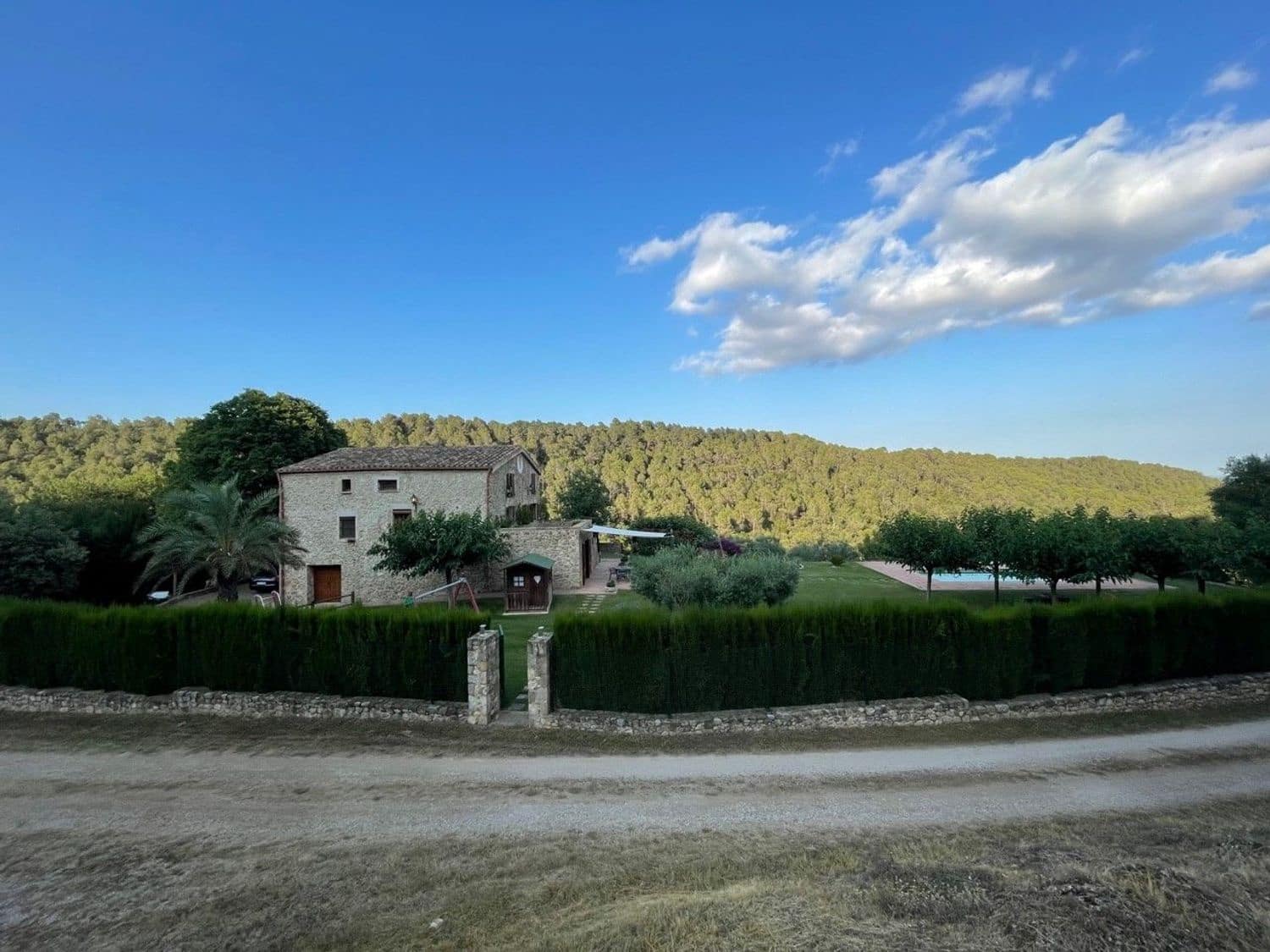 3 chambre Finca/Maison de Campagne à vendre à Llado avec piscine garage - 900 000 € (Ref: 9981295)