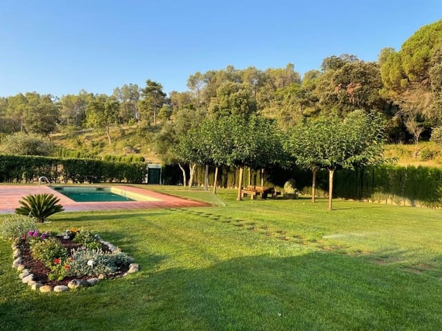 3 chambre Finca/Maison de Campagne à vendre à Lladó avec piscine garage - 900 000 € (Ref: 9981295)