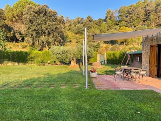 3 chambre Finca/Maison de Campagne à vendre à Lladó avec piscine garage - 900 000 € (Ref: 9981295)