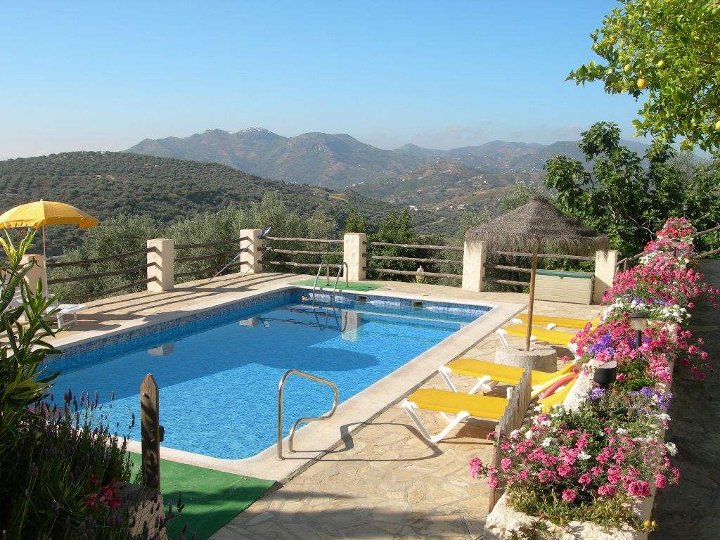 6 sypialnia Finka/Dom wiejski na sprzedaż w Riogordo z basenem - 695 000 € (Ref: 3316410)