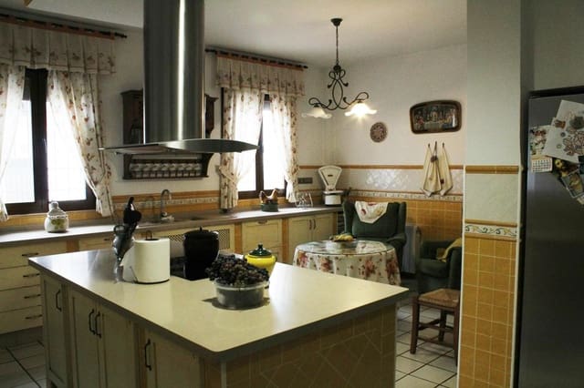 4 slaapkamer Commercieel te koop in Colmenar - € 495.000 (Ref: 4671209)