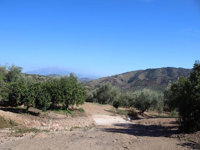 3 soveværelse Finca/Landehus til salg i Colmenar med swimmingpool garage - € 750.000 (Ref: 5824479)