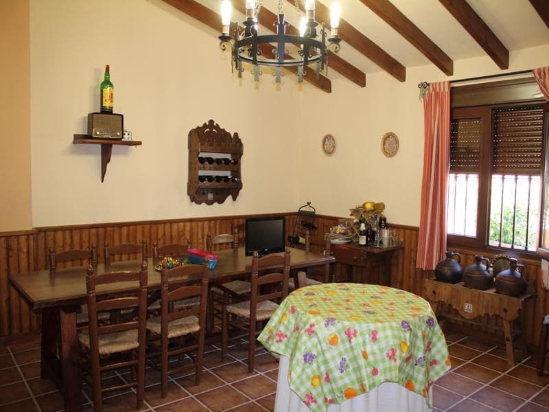 3 soveværelse Finca/Landehus til salg i Colmenar med swimmingpool garage - € 750.000 (Ref: 5824479)