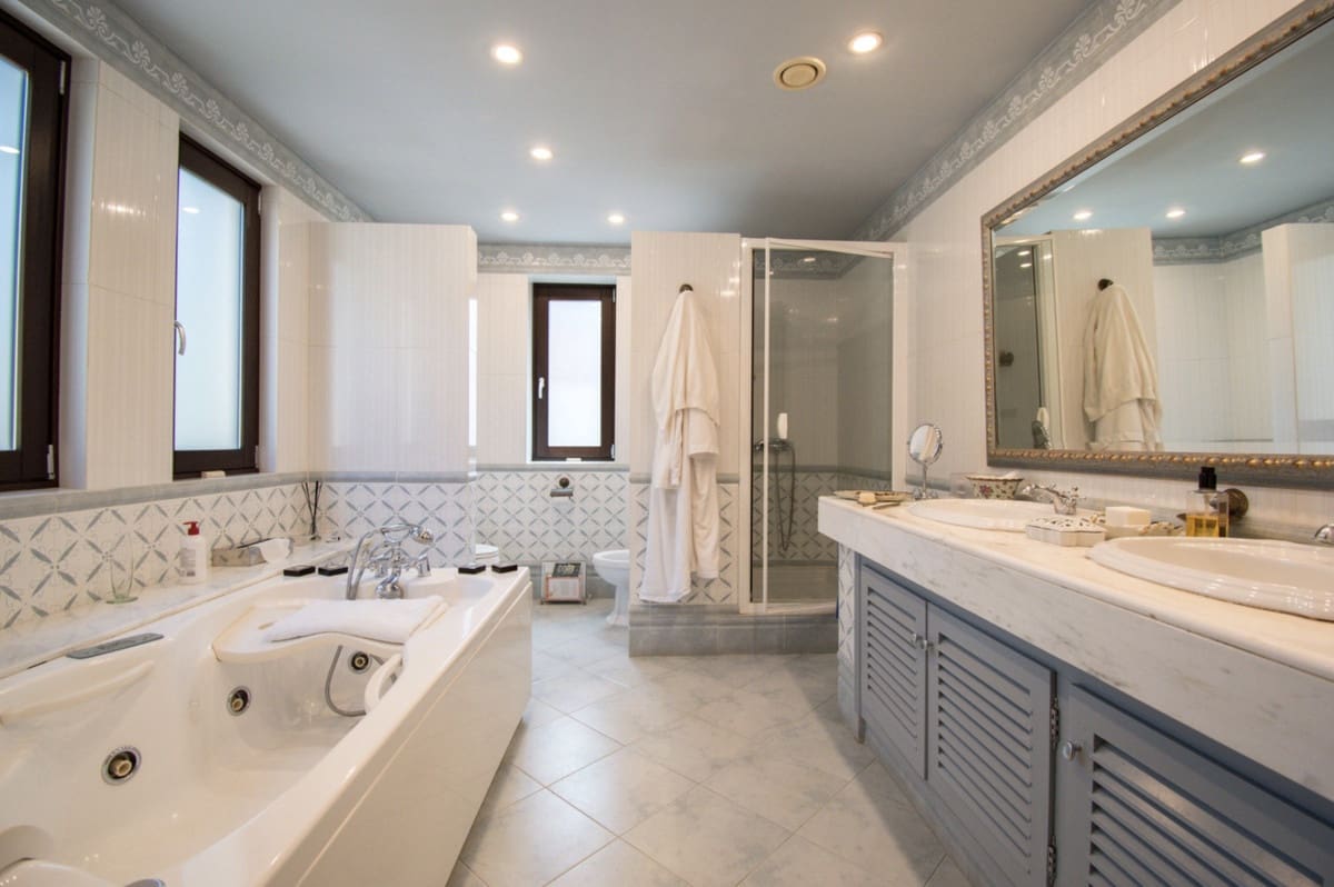 Chalet de 7 habitaciones en Mijas Costa en venta con piscina garaje - 2.900.000 € (Ref: 6796475)