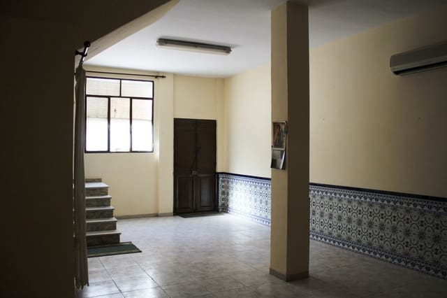 7 soveværelse Byhus til salg i Colmenar med garage - € 249.000 (Ref: 7010993)