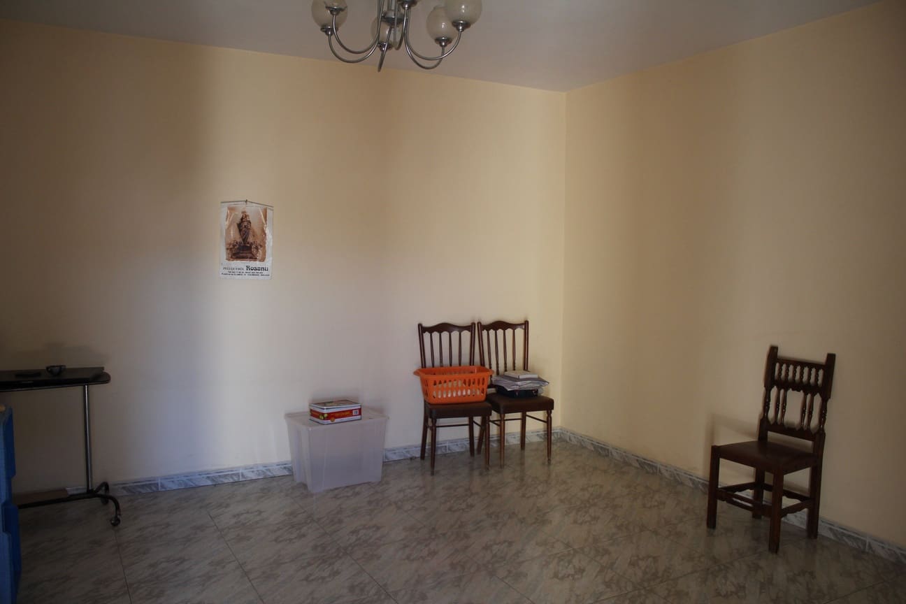 7 soveværelse Byhus til salg i Colmenar med garage - € 249.000 (Ref: 7010993)