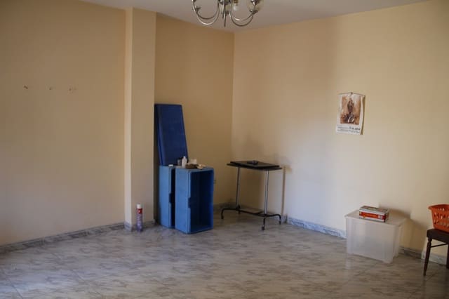 7 soveværelse Byhus til salg i Colmenar med garage - € 249.000 (Ref: 7010993)