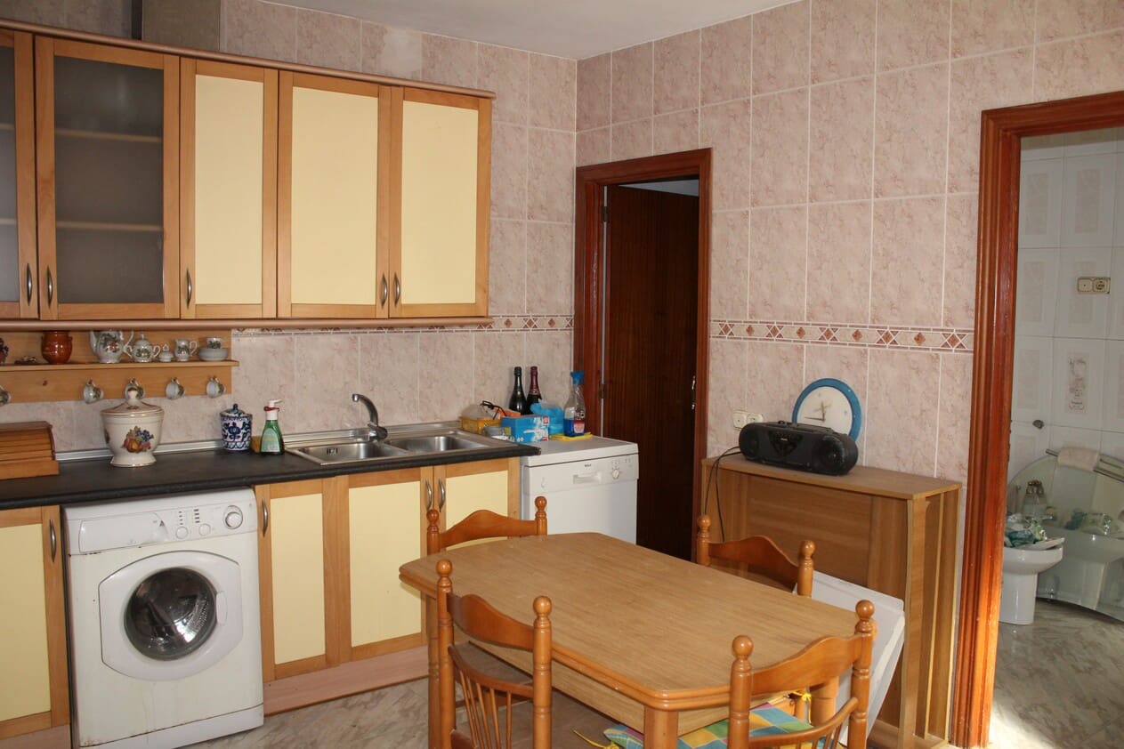 7 soveværelse Byhus til salg i Colmenar med garage - € 249.000 (Ref: 7010993)