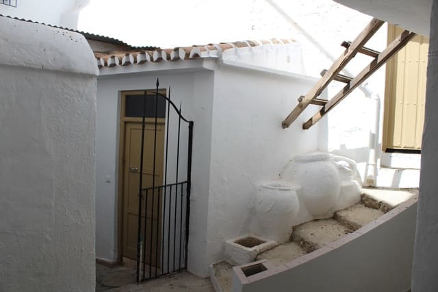 6 soveværelse Byhus til salg i Periana - € 148.000 (Ref: 7153494)