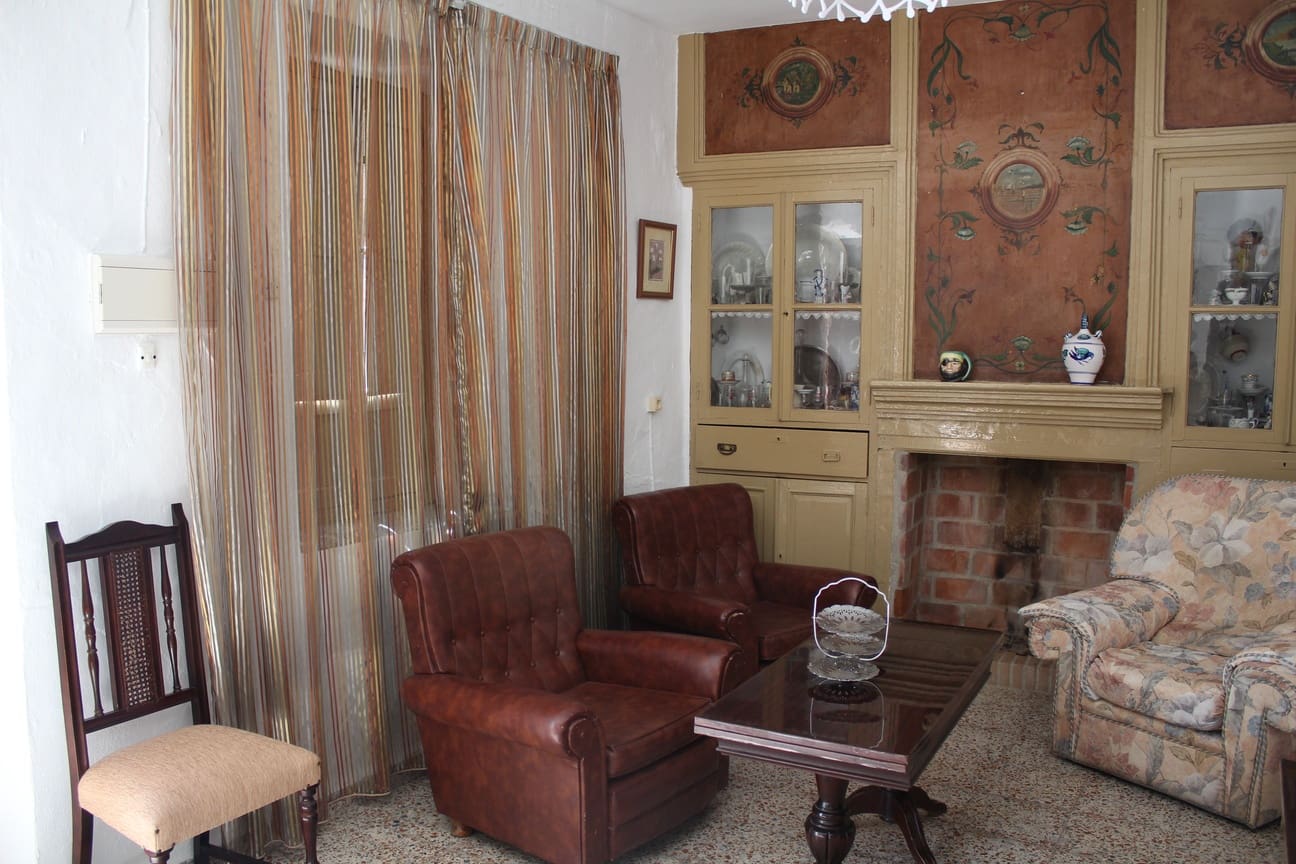 6 bedroom Townhouse for sale in Periana - € 148,000 (Ref: 7153494)