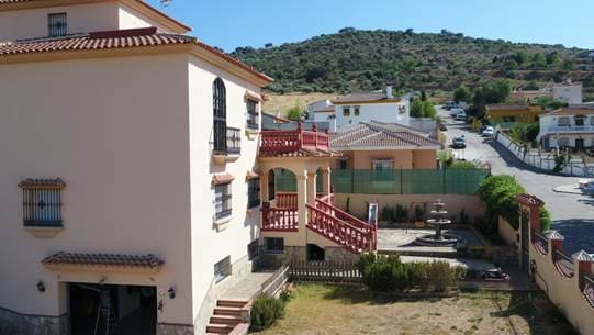 6 sypialnia Willa na sprzedaż w Casabermeja z garażem - 695 000 € (Ref: 7959209)