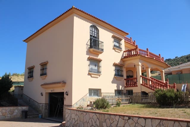 6 sypialnia Willa na sprzedaż w Casabermeja z garażem - 695 000 € (Ref: 7959209)