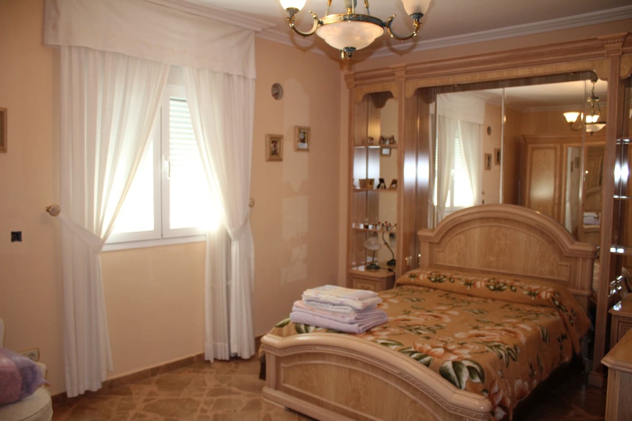 6 sypialnia Willa na sprzedaż w Casabermeja z garażem - 695 000 € (Ref: 7959209)