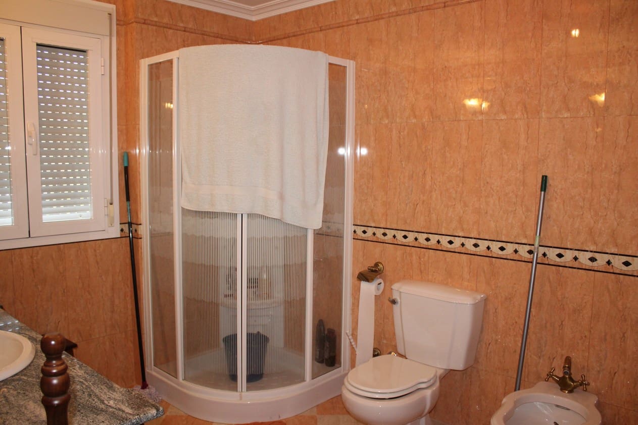 6 sypialnia Willa na sprzedaż w Casabermeja z garażem - 695 000 € (Ref: 7959209)