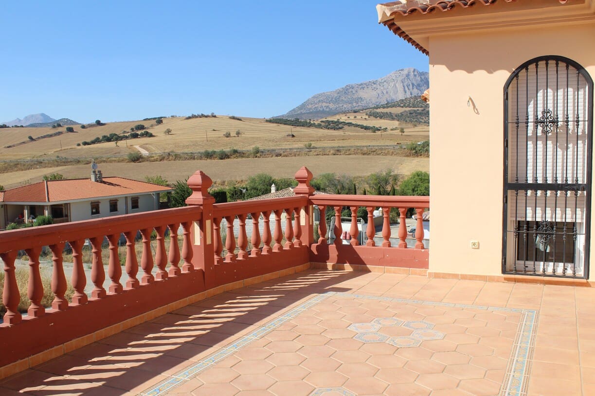 6 sypialnia Willa na sprzedaż w Casabermeja z garażem - 695 000 € (Ref: 7959209)