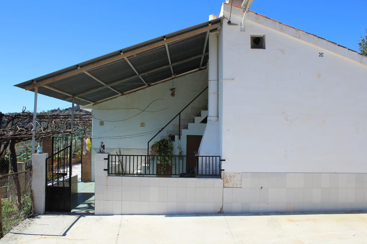 5 soveværelse Finca/Landehus til salg i Alfarnatejo med garage - € 318.000 (Ref: 8135783)