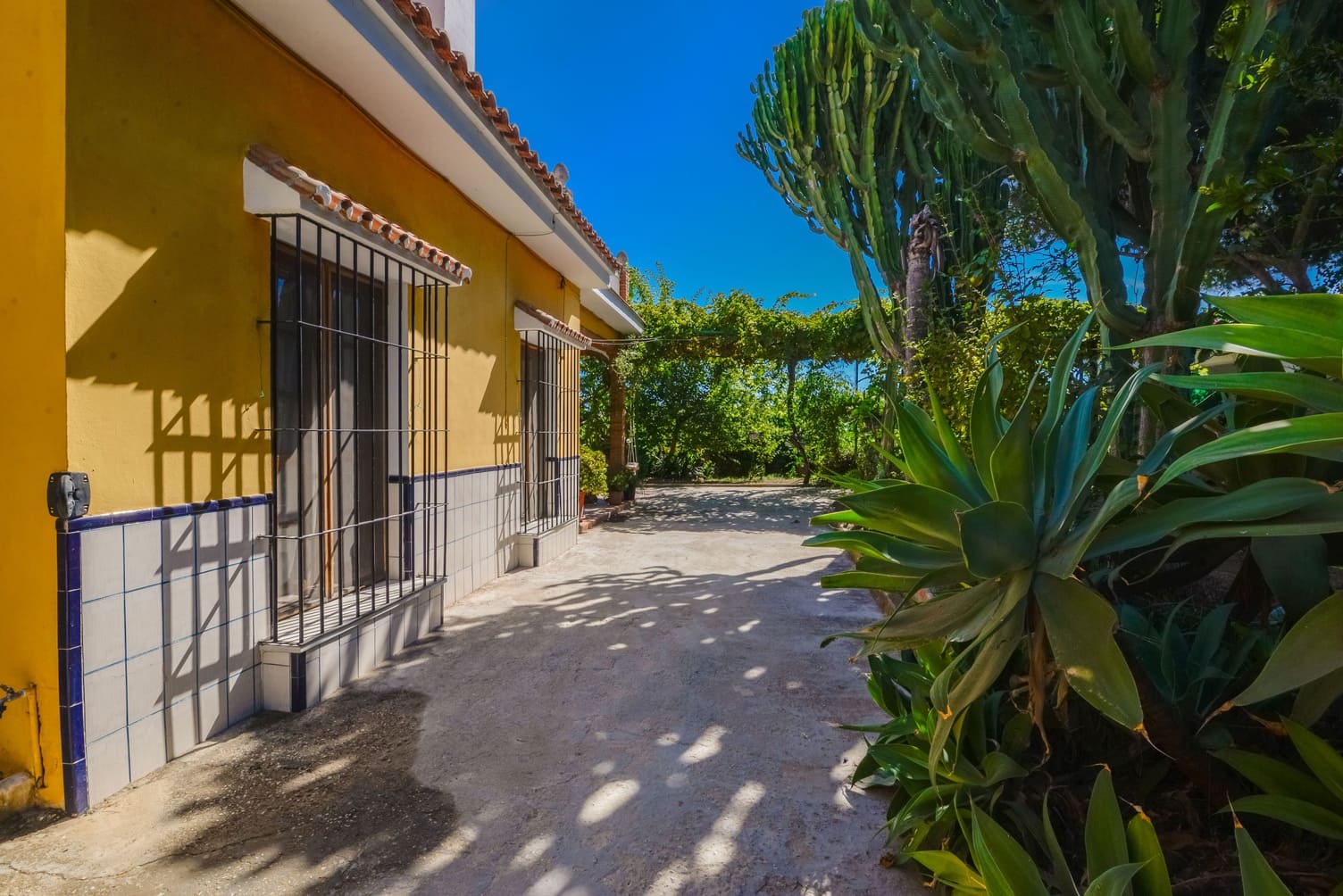 4 bedroom Finca/Country House for rent in Alhaurin de la Torre with pool garage - € 2,500 (Ref: 8155598)