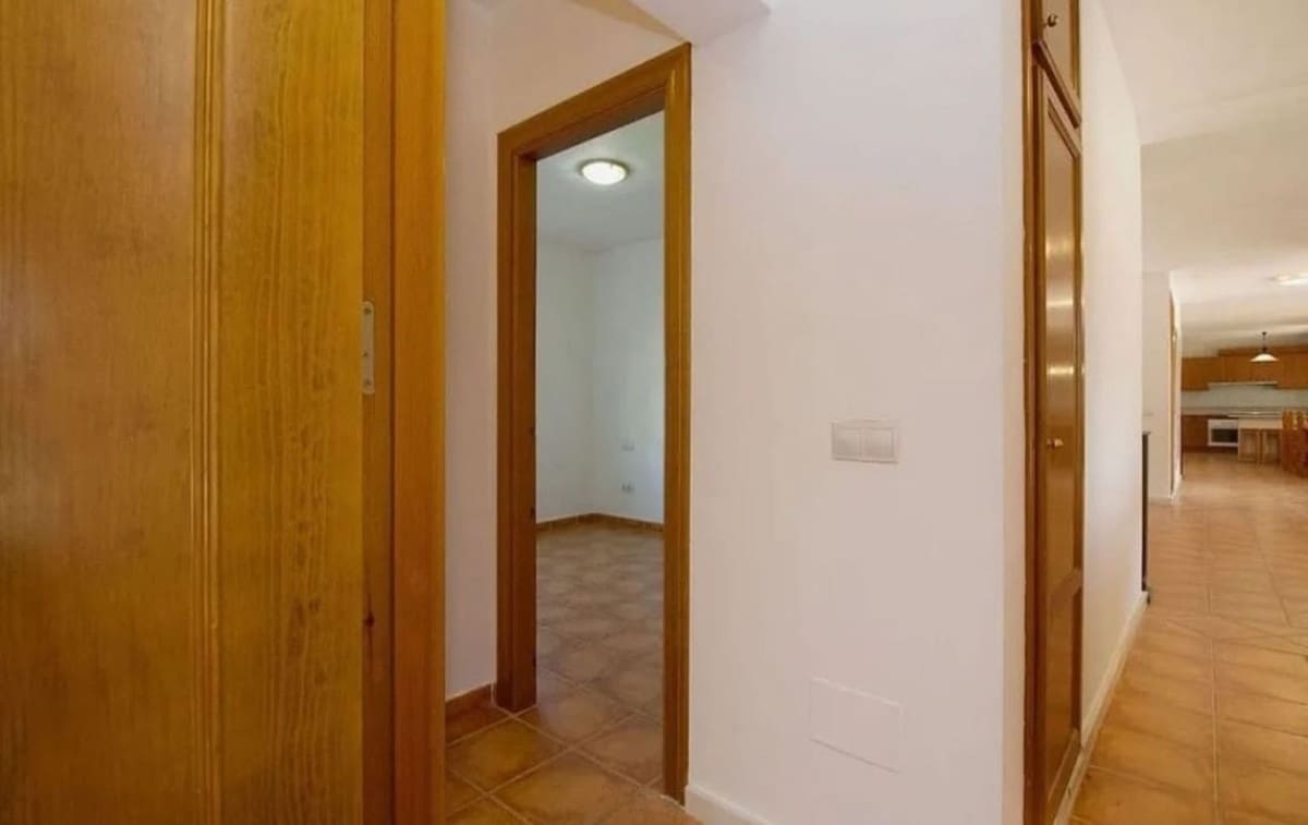 6 soveværelse Finca/Landehus til salg i Coin med swimmingpool garage - € 749.000 (Ref: 8423783)