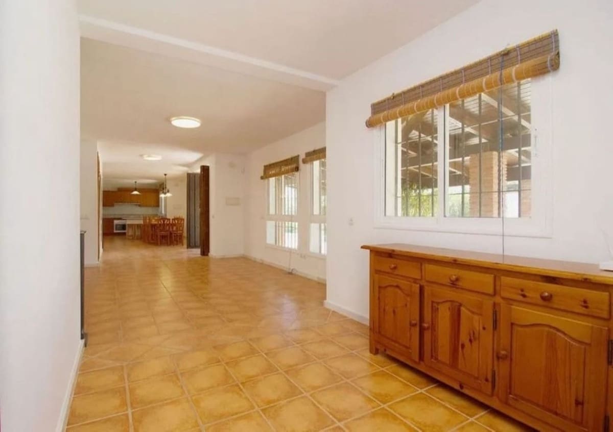 6 soveværelse Finca/Landehus til salg i Coin med swimmingpool garage - € 749.000 (Ref: 8423783)