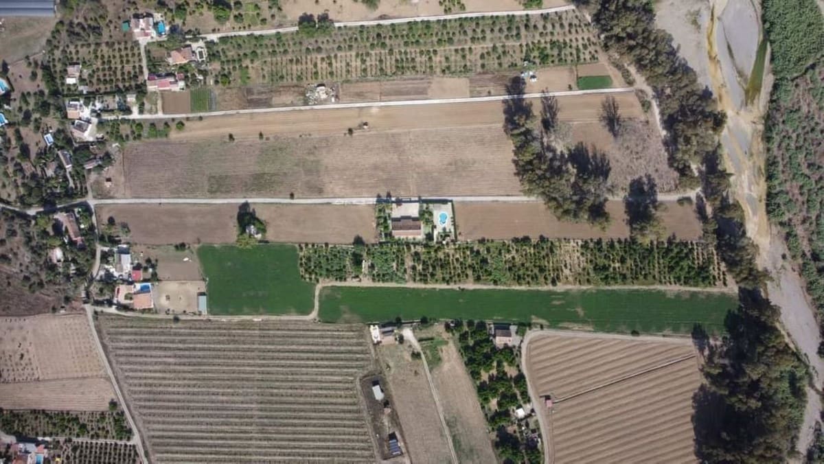 6 soveværelse Finca/Landehus til salg i Coin med swimmingpool garage - € 749.000 (Ref: 8423783)