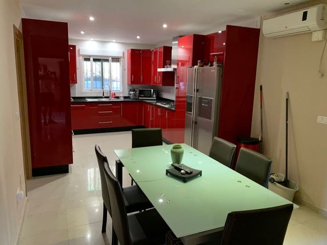 5 makuuhuone Maalaistalo myytävänä paikassa Comares mukana uima-altaan 
autotalli - 393 000 € (Ref: 8532333)