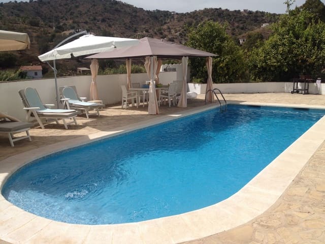 5 makuuhuone Maalaistalo myytävänä paikassa Comares mukana uima-altaan 
autotalli - 393 000 € (Ref: 8532333)