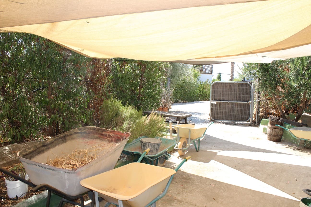 7 soveværelse Finca/Landehus til salg i Almachar med swimmingpool garage - € 1.000.000 (Ref: 8541326)