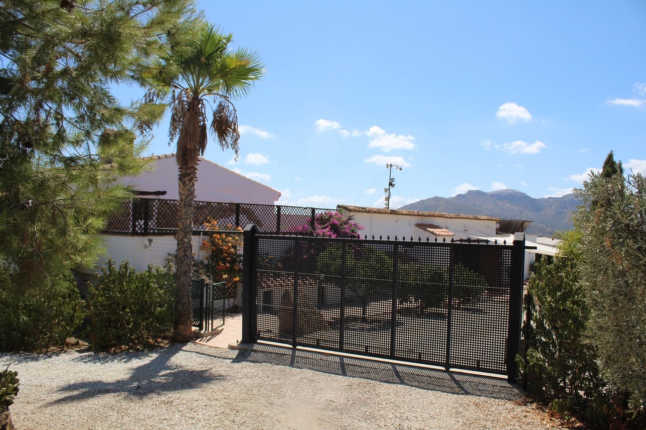 7 soveværelse Finca/Landehus til salg i Almachar med swimmingpool garage - € 1.000.000 (Ref: 8541326)