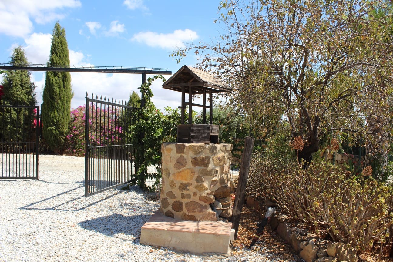 7 soveværelse Finca/Landehus til salg i Almachar med swimmingpool garage - € 1.000.000 (Ref: 8541326)