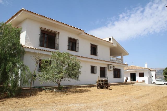 10 soveværelse Finca/Landehus til salg i Colmenar med garage - € 850.000 (Ref: 9314240)