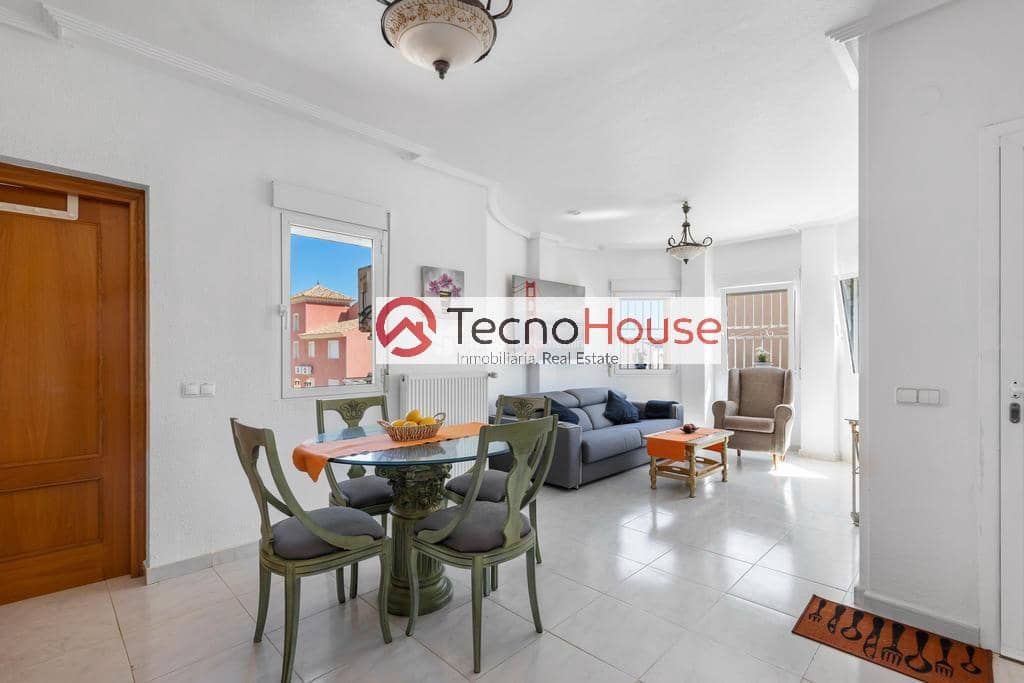 Chalet de 4 habitaciones en La Zenia en venta con piscina - 570.000 € (Ref: 9246091)