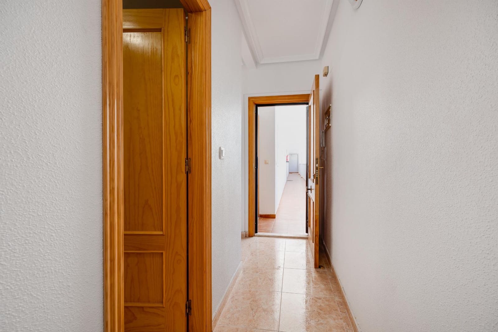 2 sypialnia Apartament na sprzedaż w Torrevieja z basenem garażem - 139 900 € (Ref: 9246098)