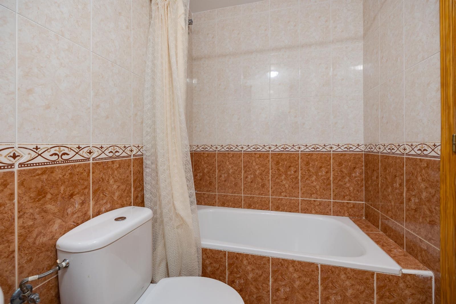 2 sypialnia Apartament na sprzedaż w Torrevieja z basenem garażem - 139 900 € (Ref: 9246098)