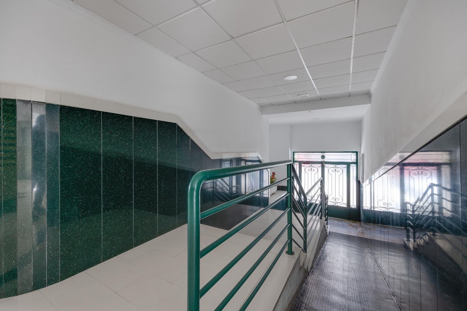 2 sypialnia Apartament na sprzedaż w Torrevieja z basenem garażem - 139 900 € (Ref: 9246098)