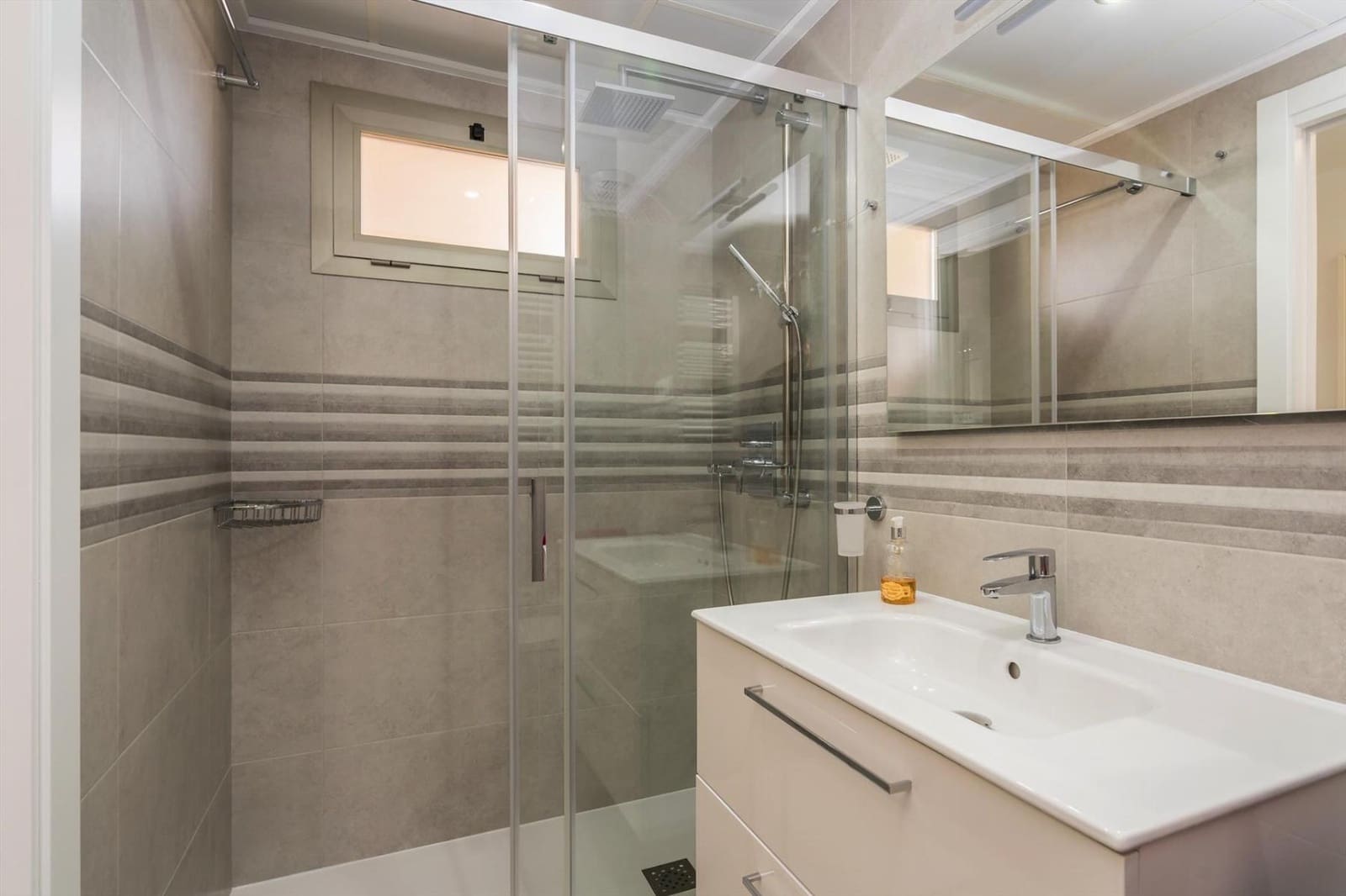 2 bedroom Apartment for sale in Villamartin with pool garage - € 260,000 (Ref: 9246115)