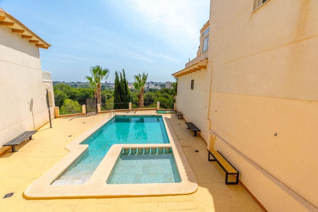2 bedroom Apartment for sale in Dehesa de Campoamor with pool garage - € 185,000 (Ref: 9246119)